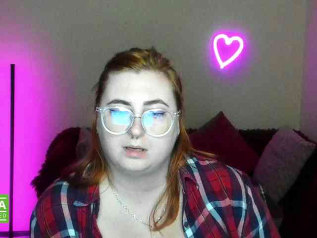 Aliciaredluv webcam