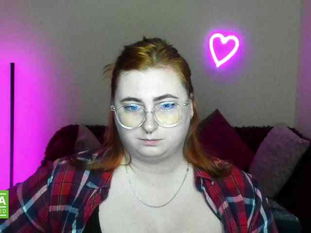 Aliciaredluv webcam