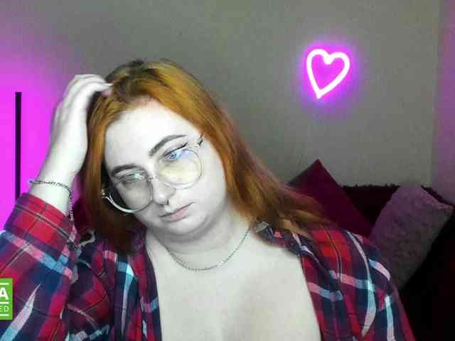 Aliciaredluv webcam