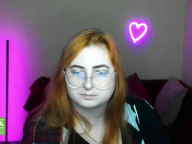 Aliciaredluv webcam