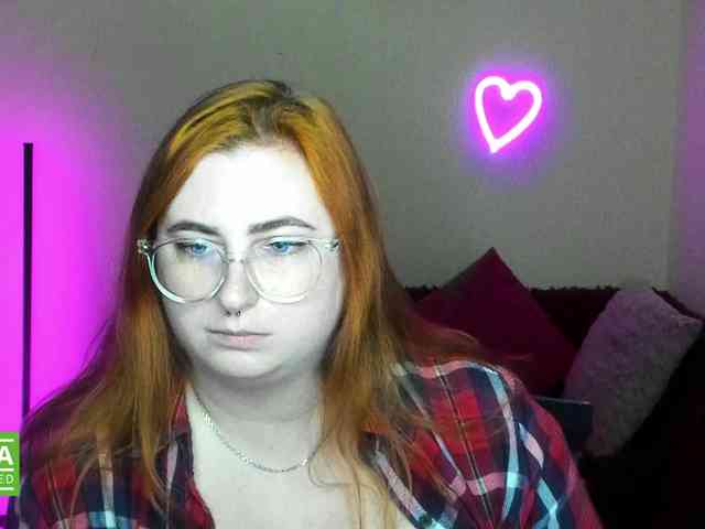 Aliciaredluv webcam