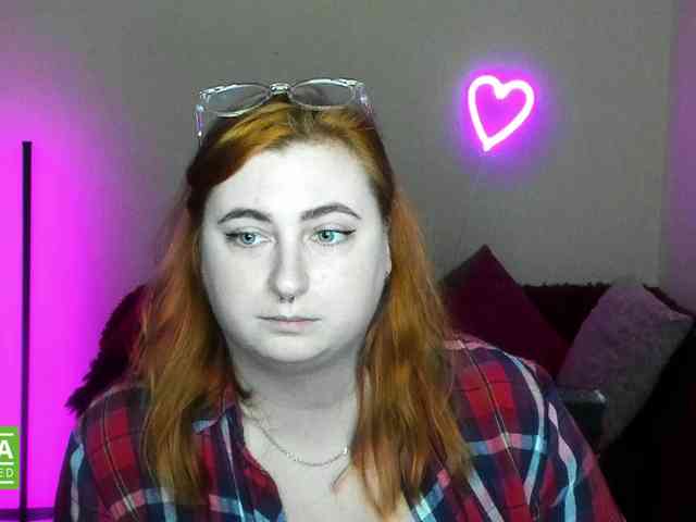 Aliciaredluv webcam