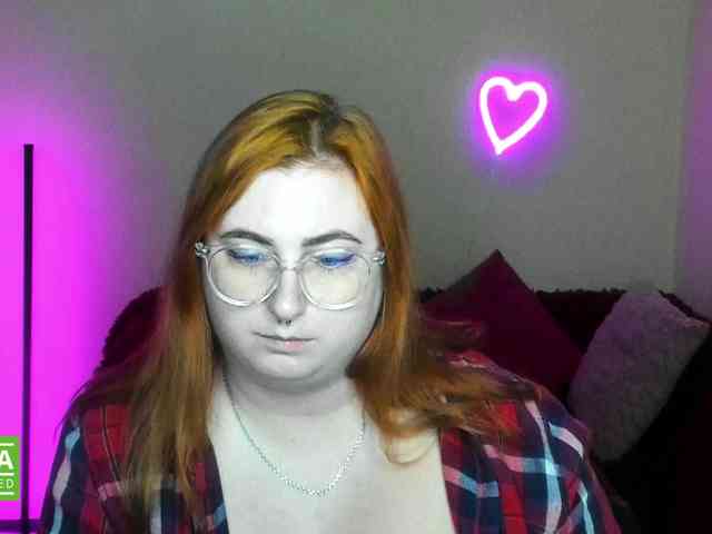 Aliciaredluv webcam
