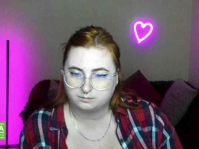 Aliciaredluv webcam