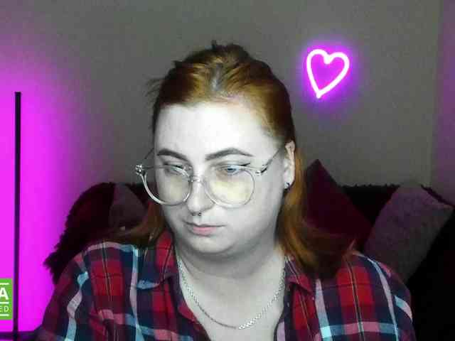 Aliciaredluv webcam