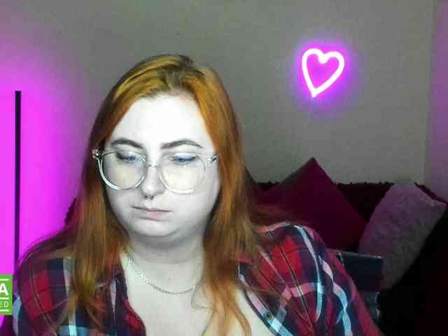 Aliciaredluv webcam