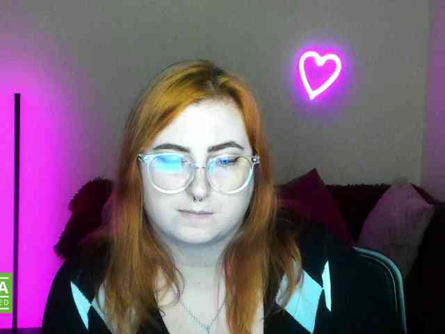 Aliciaredluv webcam
