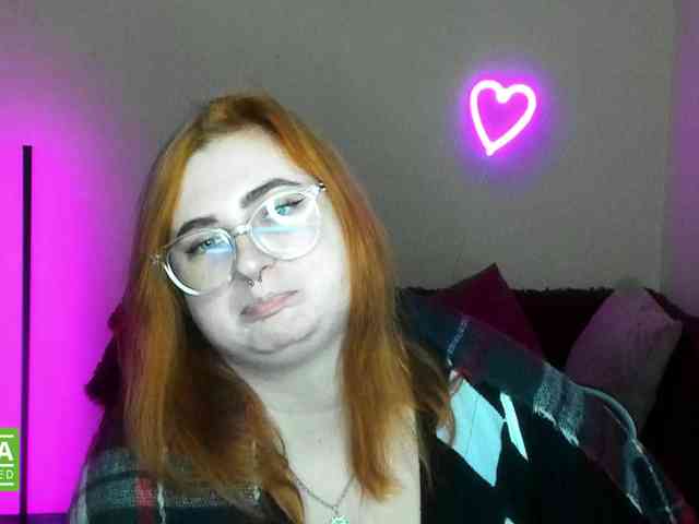 Aliciaredluv webcam