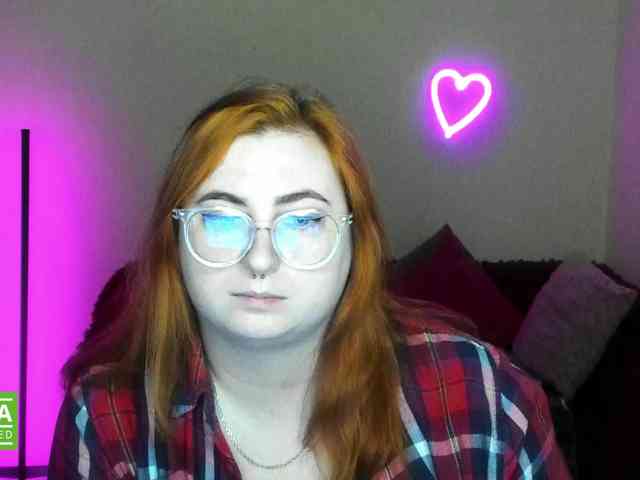 Aliciaredluv webcam