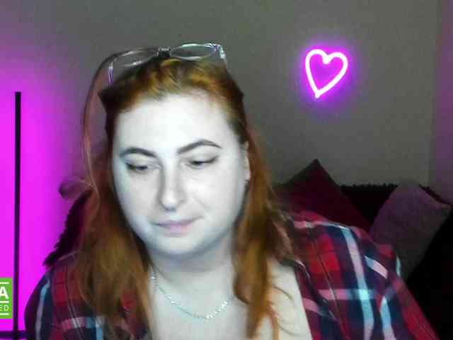 Aliciaredluv webcam