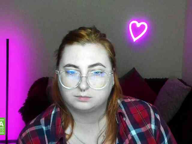 Aliciaredluv webcam