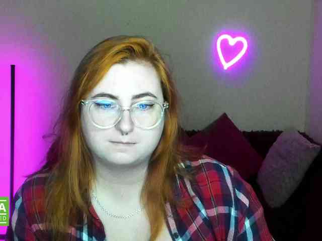 Aliciaredluv webcam