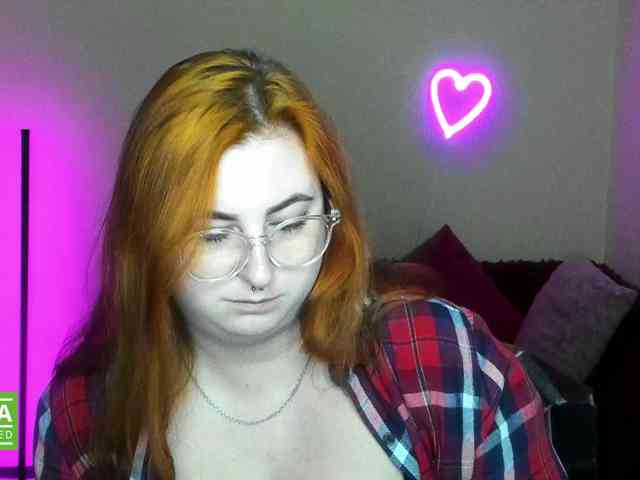 Aliciaredluv webcam