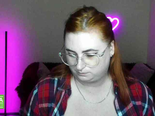 Aliciaredluv webcam
