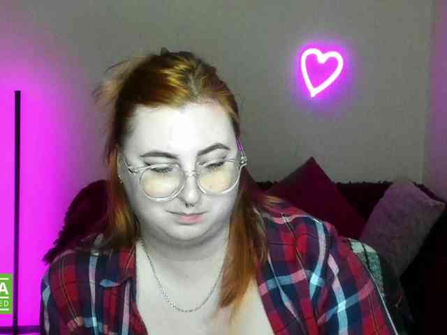 Aliciaredluv webcam