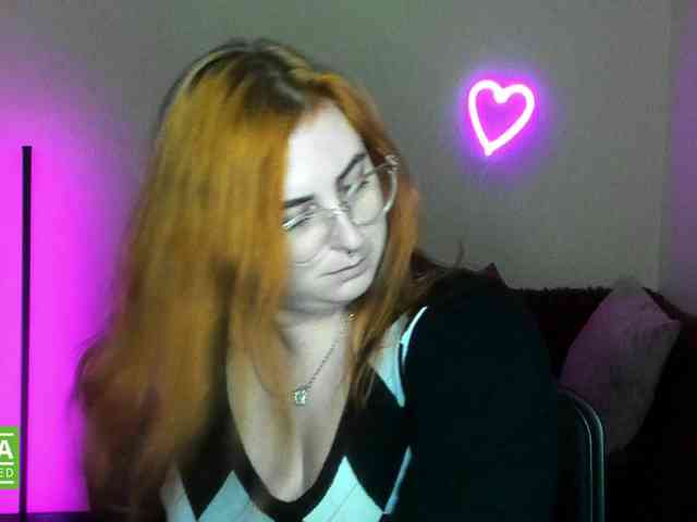 Aliciaredluv webcam