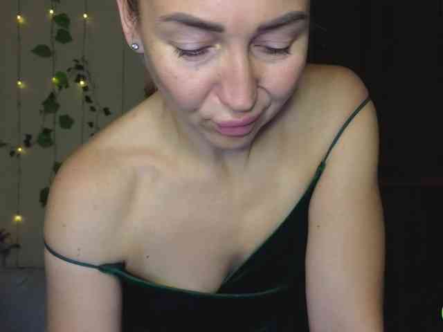Jullyblondkiss webcam
