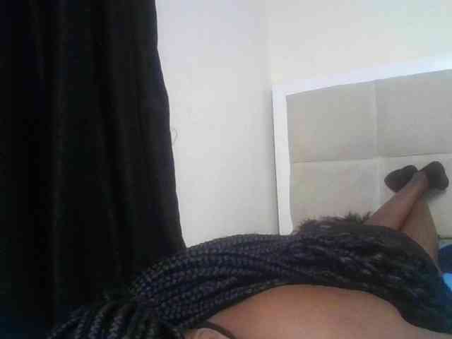 Sexynina25 webcam