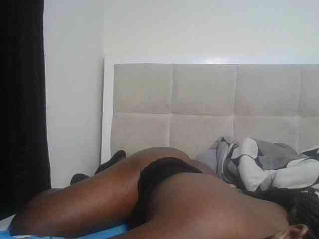 Sexynina25 webcam