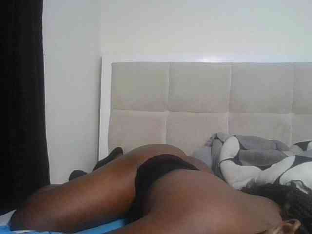 Sexynina25 webcam