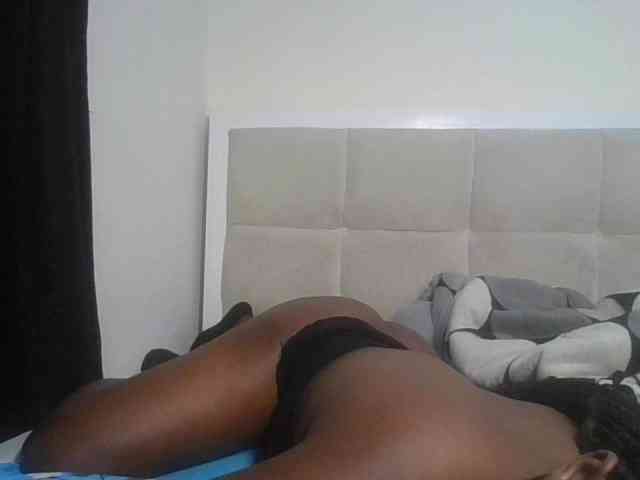 Sexynina25 webcam