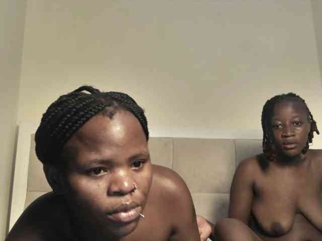 Sexynina25 webcam