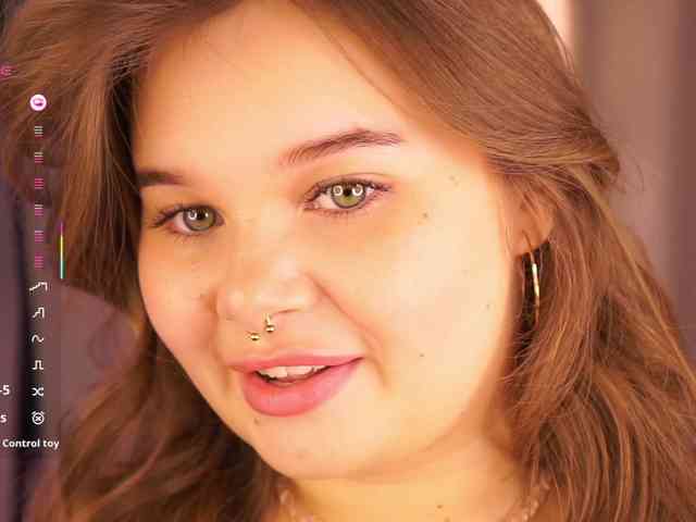 YesImAnna webcam