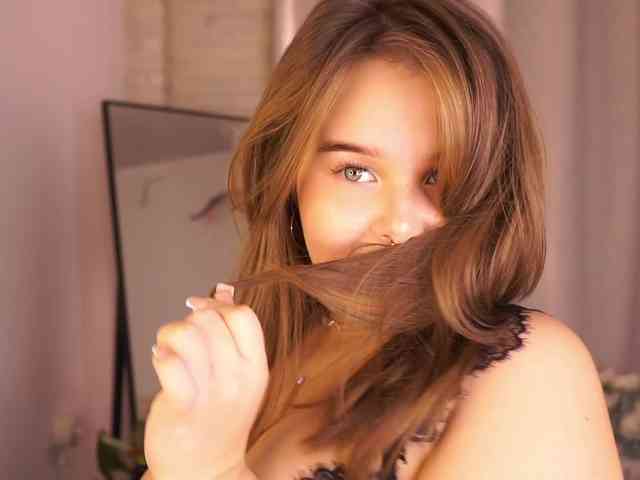YesImAnna webcam