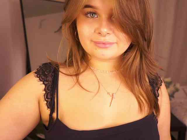 YesImAnna webcam