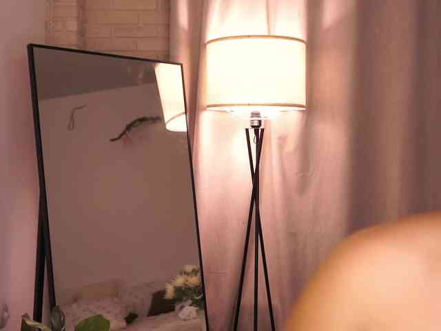 YesImAnna webcam