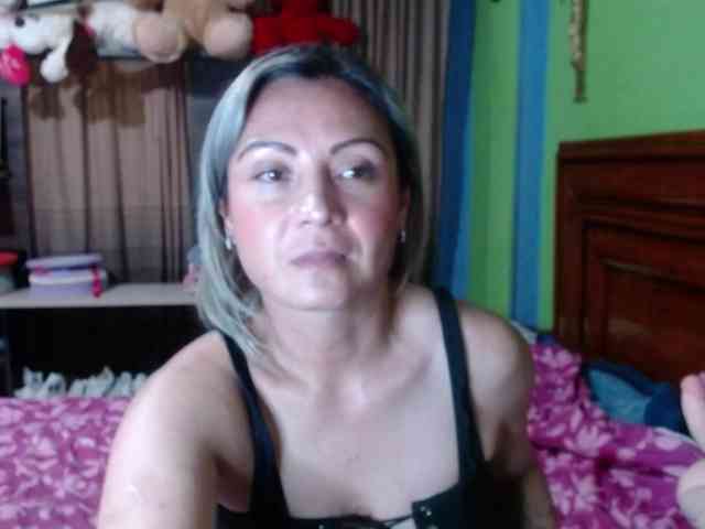 Charlizetheron1 webcam
