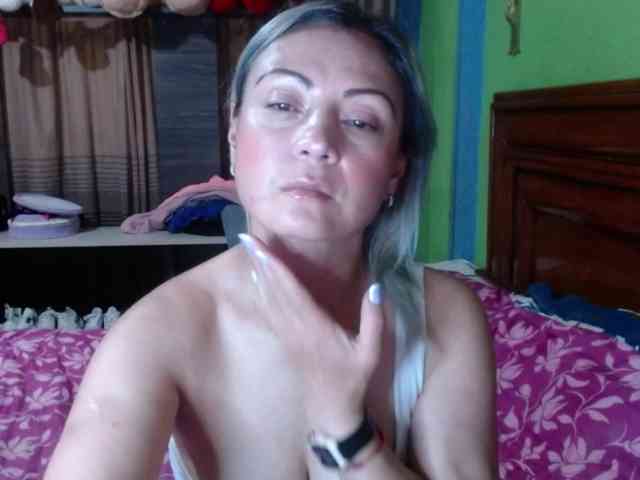 Charlizetheron1 webcam