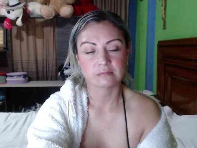 Charlizetheron1 webcam