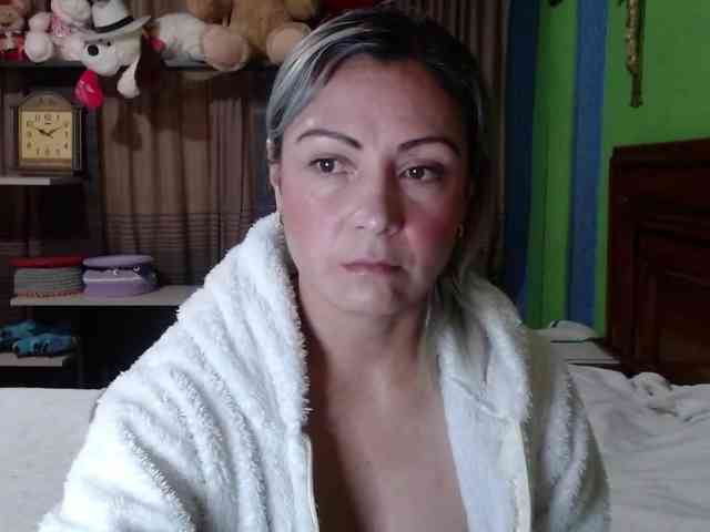 Charlizetheron1 webcam