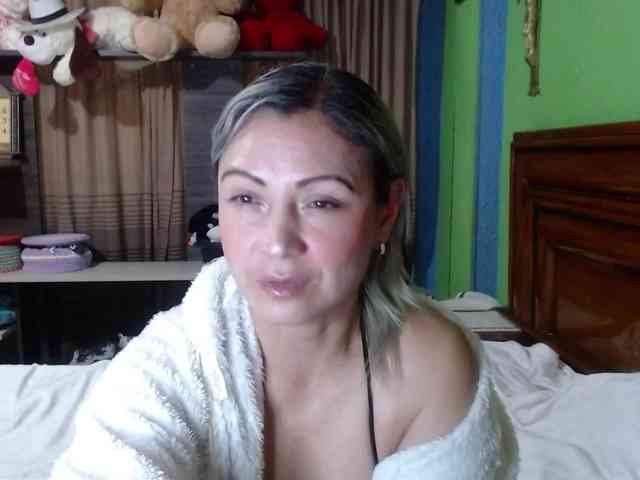 Charlizetheron1 webcam