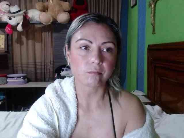 Charlizetheron1 webcam