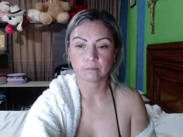 Charlizetheron1 webcam