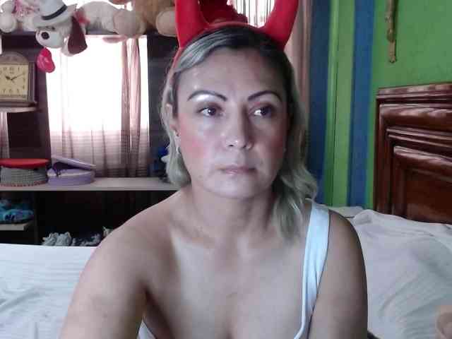 Charlizetheron1 webcam