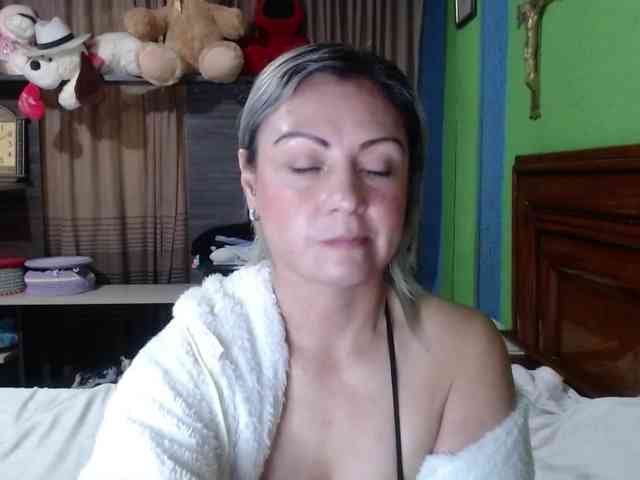 Charlizetheron1 webcam