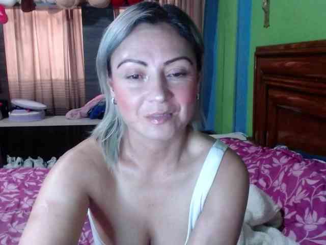 Charlizetheron1 webcam