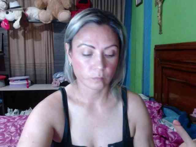 Charlizetheron1 webcam