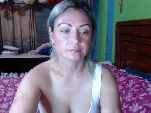 Charlizetheron1 webcam