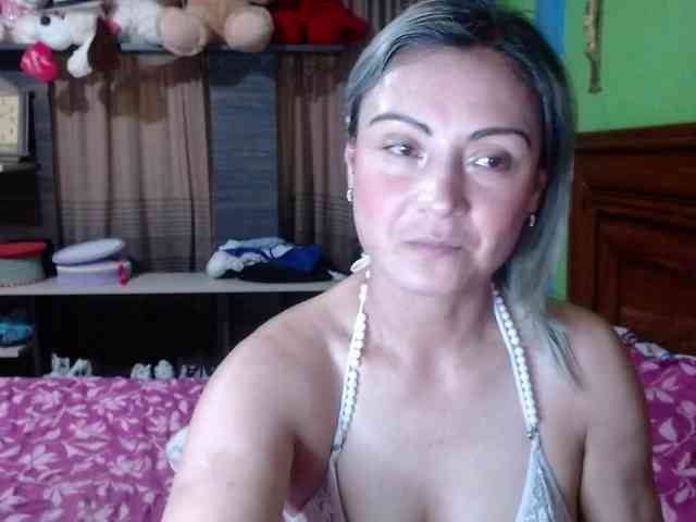 Charlizetheron1 webcam