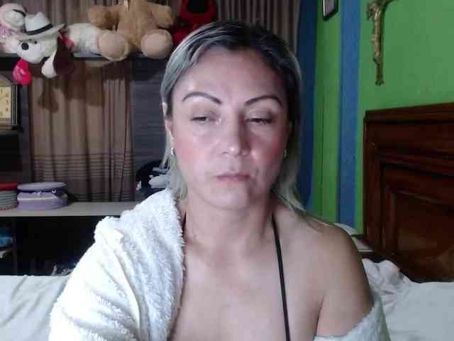 Charlizetheron1 webcam