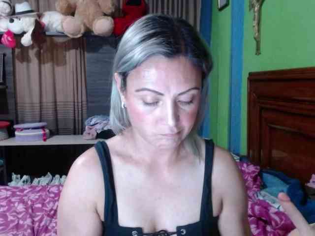 Charlizetheron1 webcam