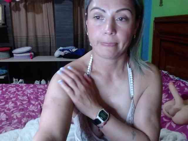 Charlizetheron1 webcam