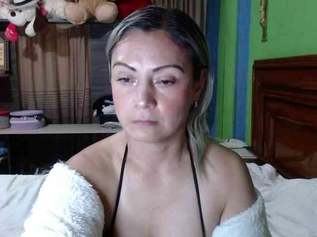 Charlizetheron1 webcam