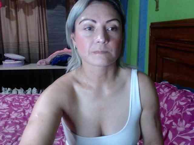 Charlizetheron1 webcam