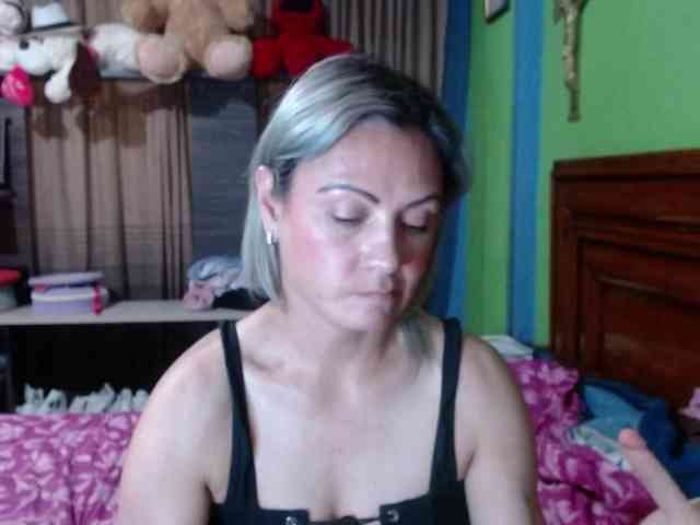 Charlizetheron1 webcam