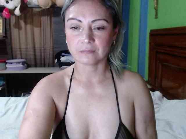 Charlizetheron1 webcam